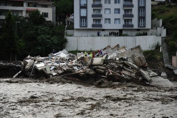 Devlet tüm imkânlarıyla yaraları sarmak için seferber oldu! Sular çekildi acı tablo ortaya çıktı