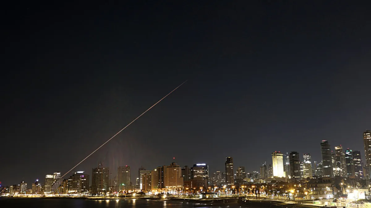 İran’dan İsrail’e büyükelçilik uyarısı: “Meşru hedef olarak göreceğiz” İran’dan İsrail’e büyükelçilik uyarısı: “Meşru hedef olarak göreceğiz”