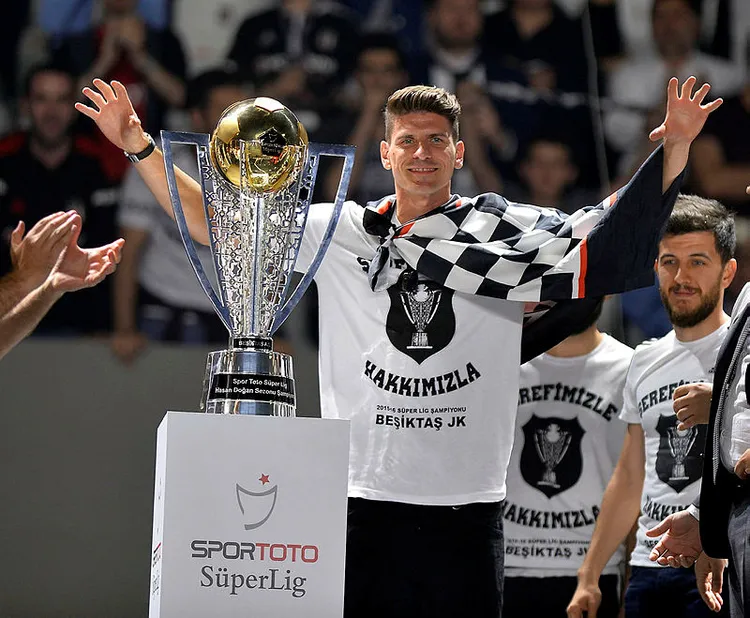 sampiyonluk-dugumu-cozuluyor-besiktasta-galatasaraya-karsi-dikkat-ceken-detay-1620201472417.jpg