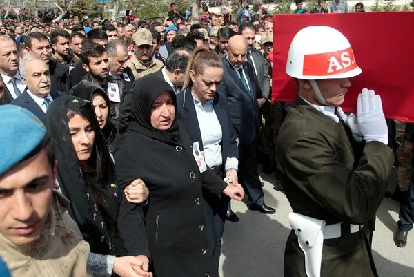 Afrin şehidi Uzman Çavuş'u Kahramanmaraş'ta 10 bin kişi uğurladı
