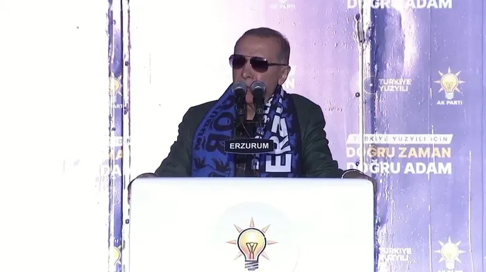 son-dakika-baskan-erdogan-erzurumda-vatandaslara-sesleniyor-1683301854656.jpg