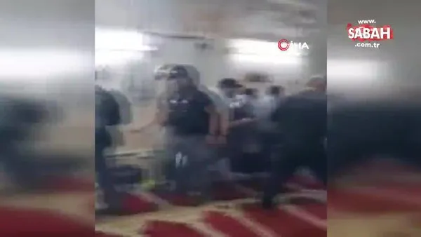 İsrail güçlerinin Mescid-i Aksa’ya saldırı anı kameralara yansıdı | Video