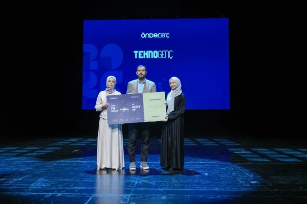 onder-genclikte-900-ogrenci-mezun-oldu-1782590009692.jpg