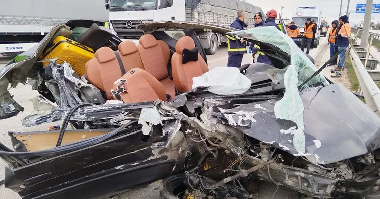 Amasya’da araç hurdaya döndü: 4 yaralı!