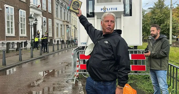 Hollanda’da Türk Büyükelçiliği önünde Kur’an-ı Kerim’e saldırı