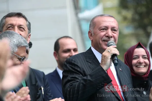 Başkan Erdoğan Kadıköy Atatürk Fen Lisesi'ndeydi. İşte Erdoğan'ın gençlerle geçen gününden anlamlı kareler