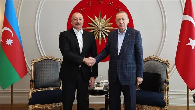son-dakika-baskan-erdogan-aliyev-ile-gorustu-kalici-baris-ve-istikrar-vurgusu-1754751471166.jpg SON DAKİKA | Başkan Erdoğan Aliyev ile görüştü: Kalıcı barış ve istikrar vurgusu