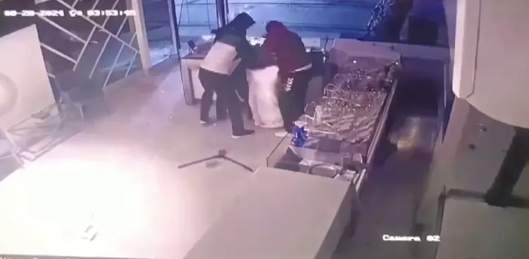 Yer İstanbul Pendik: Kuyumcudan tam 5 milyonluk altın çaldılar!