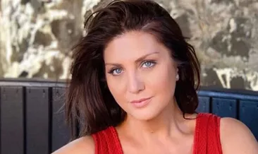 Ünlü şarkıcı Sibel Can’dan bornozlu poz! 49 yaşındaki Sibel Can’ın bornozlu pozu sosyal medyayı salladı!