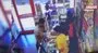 Buldukları kredi kartı ile binlerce liralık alışveriş yaptılar | Video
