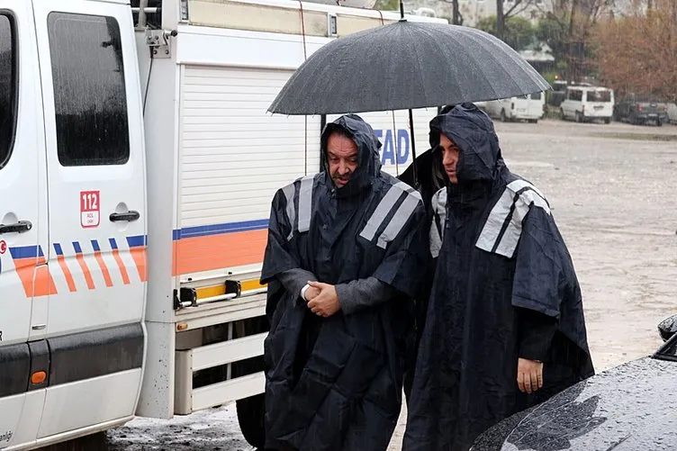 SON DAKİKA... Antalya falezlerde feci olay! Üniversiteli Engin Şeker otomobiliyle denize uçtu: Mıknatısla aranıyor!