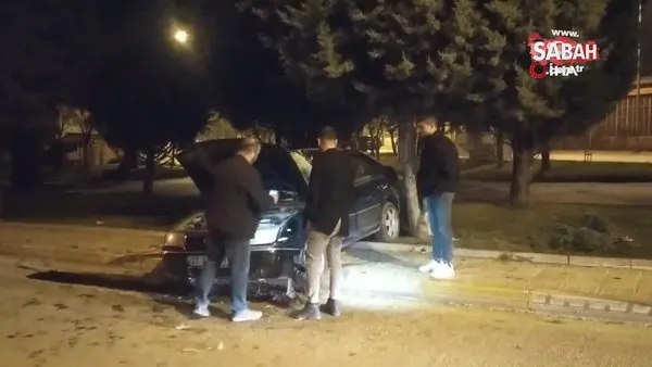 Kontrolden çıkan otomobil ağaca çarptı: 5 yaralı | Video