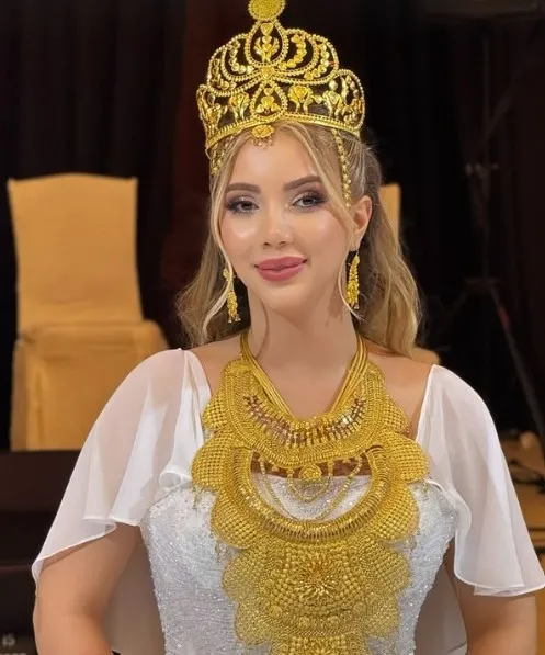 Her detayı ayrı olay! Fenomen Aleyna Dalveren’in düğününde altınlar havada uçuştu, ünlüler halay başı oldu... Gelin isyan etti: Her yerim altından çizildi...