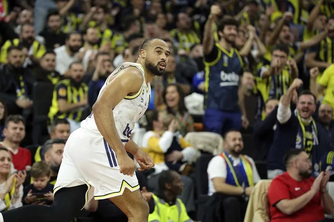 fenerbahce-beko-maccabi-tel-avivi-devirdi-1762896711198.jpg