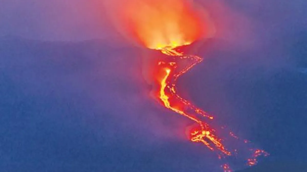 Etna Yanardağı patladı