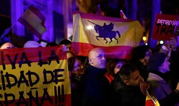 İspanya’da aşırı sağcılar Katalanlara af girişimine karşı sokaklara döküldü