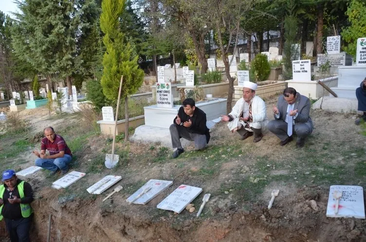 İstimlak nedeniyle boşaltılan köyün mezarlığı taşınıyor