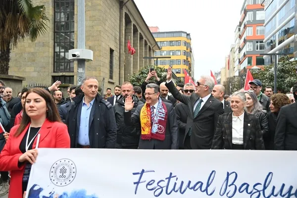 trabzonda-26-uluslararasi-karadeniz-tiyatro-festivali-basladi-1777732024505.jpg