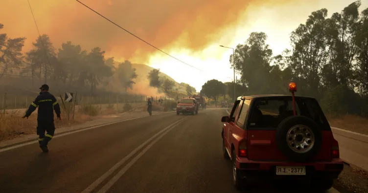 Yunanistan’da yangınlar devam ediyor