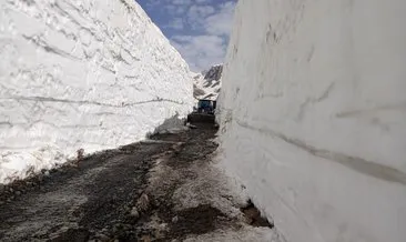Hakkari’de Haziran ayında 6 metrelik karla mücadele çalışması