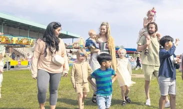 Ara tatilde şehrin sahnesi çocukların