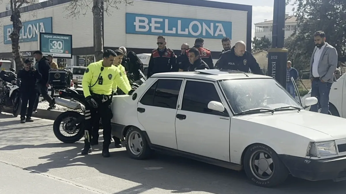 Polisin ‘dur’ ihtarına uymayan şüpheli 379 bin lira ceza yedi Polisin ‘dur’ ihtarına uymayan şüpheli 379 bin lira ceza yedi