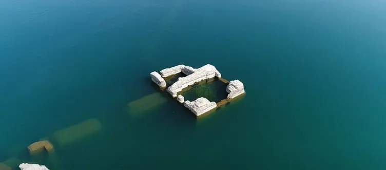 Hazar Gölü’nde su seviyesi düşünce ortaya çıktı: İşte ’Batık şehir’
