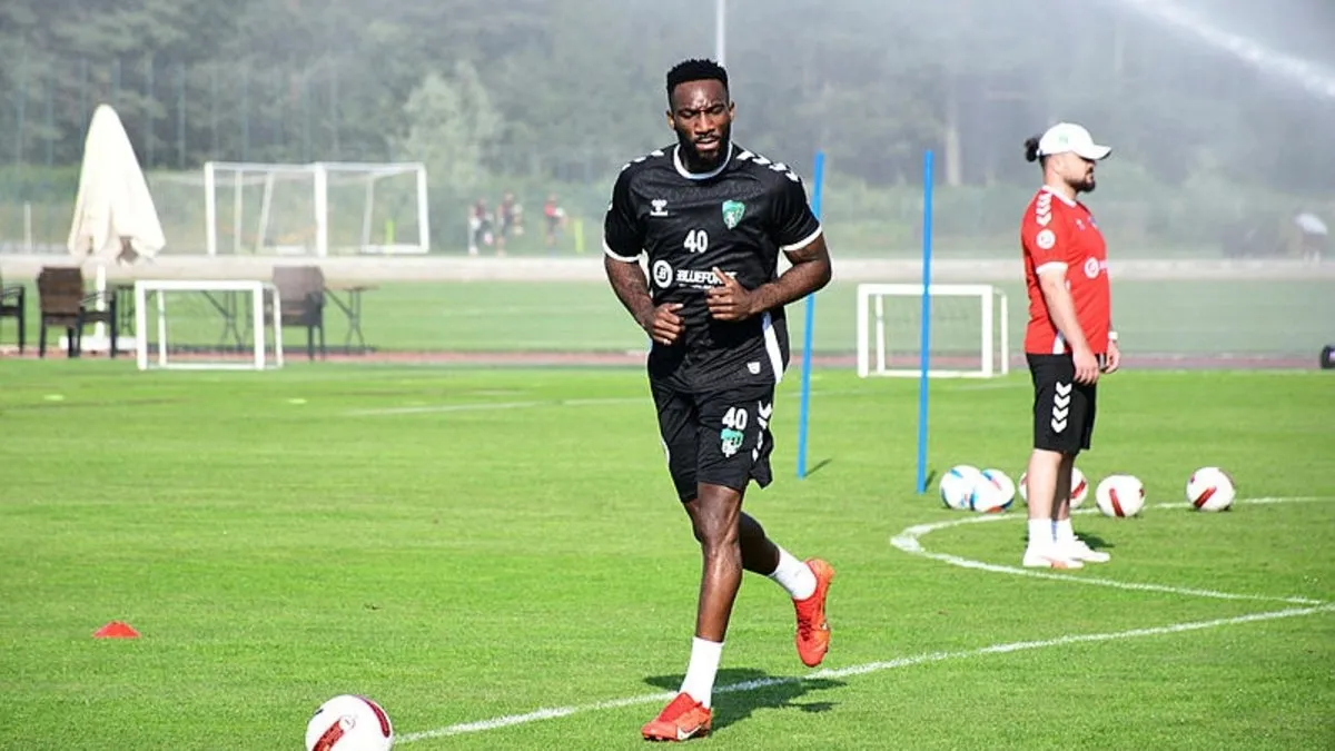 Aaron Appindangoye, Sivasspor’a veda etti