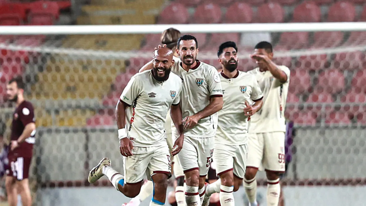 Bandırmaspor, Hatayspor'u 3 golle mağlup etti Bandırmaspor, Hatayspor'u 3 golle mağlup etti