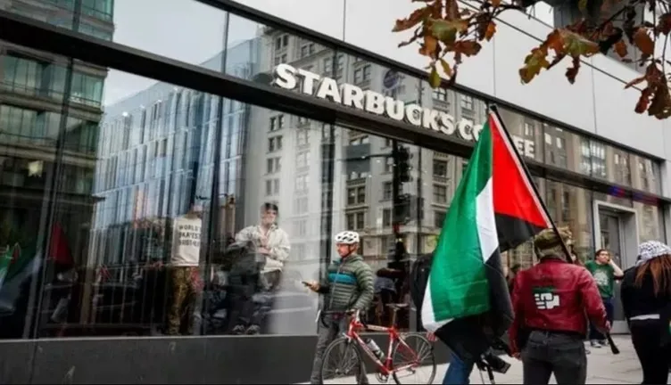 Starbucks’ta kriz! Tarihinin en büyük düşüşünün ardından CEO konuştu: Yüzde 30’u kaldırılacak!
