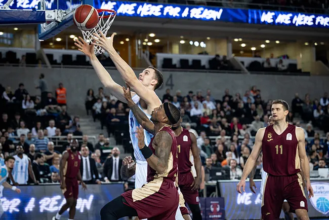 basketbol-turkiye-kupasinda-ilk-yari-finalist-turk-telekom-oldu-1771347249637.jpg
