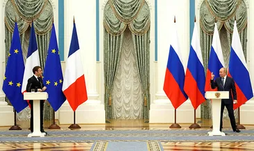 Avrupa’yı küçük düşüren masa! Macron alay konusu oldu