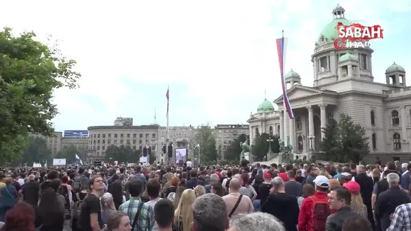 Sırbistan'da hükümet karşıtı protesto | Video