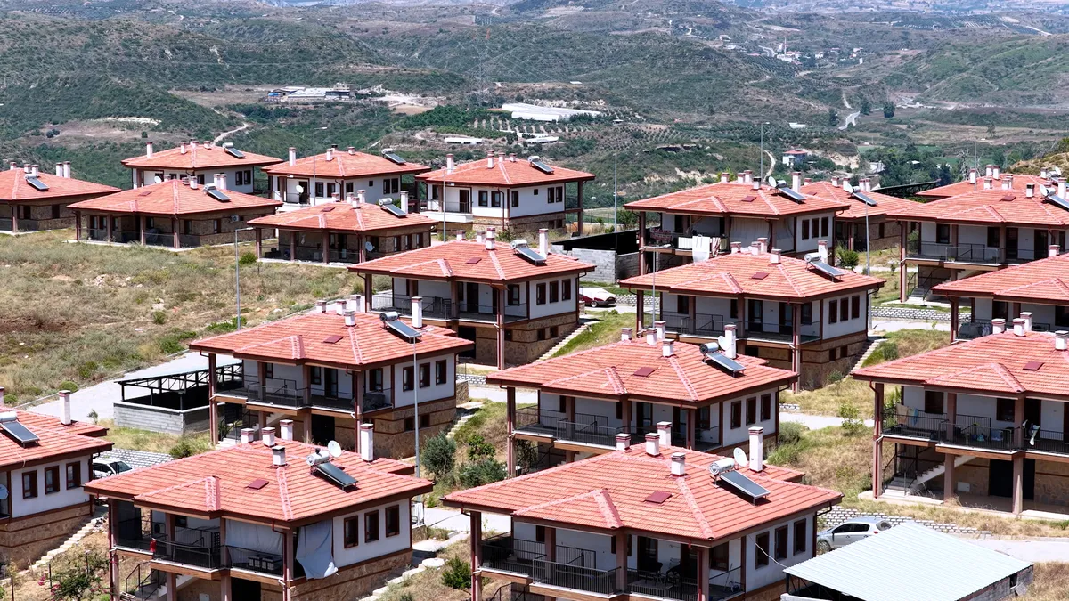 Yangının üzerinden 5 yıl geçti! Bakan Kurum’dan Malatya paylaşımı: Yaptığımız yuvalarda huzur var Yangının üzerinden 5 yıl geçti! Bakan Kurum’dan Malatya paylaşımı: Yaptığımız yuvalarda huzur var