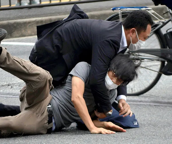Son dakika: Adım adım Shinzo Abe suikatı! Hayrete düşüren zaaflar