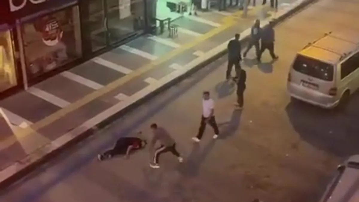 Biga’da silahlı kavga! 1 kişi hayatını kaybetti videosunu izle Biga’da silahlı kavga! 1 kişi hayatını kaybetti videosunu izle