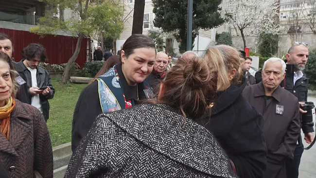 son-dakika-prof-dr-ilber-ortayli-son-yolcuguna-ugurlaniyor-fatih-cami-haziresine-defnedilecek-1773665403572.jpeg (800×450)