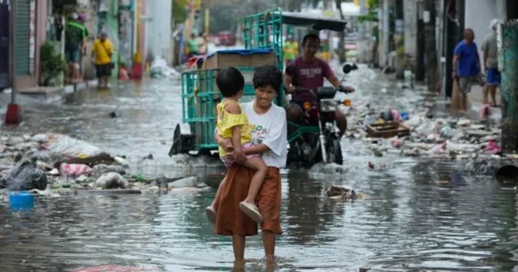 Bavi Tayfunu geride yıkım bıraktı: Filipinler’de 17 kişi yaşamını yitirdi