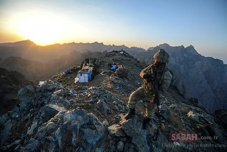 Komandolar teröristlerin inlerine girdi