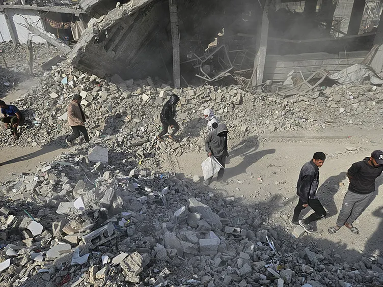 Katil İsrail’den Gazze’nin kuzeyine hava saldırısı: 15 Filistinli hayatını kaybetti