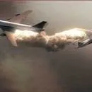 Japonya semalarında yolcu uçağı ile savaş uçağı çarpıştı