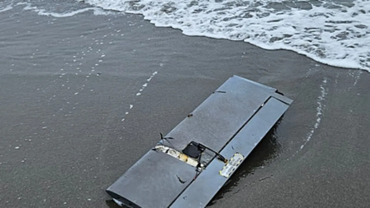 Sakarya’da sahile dron parçası vurdu!