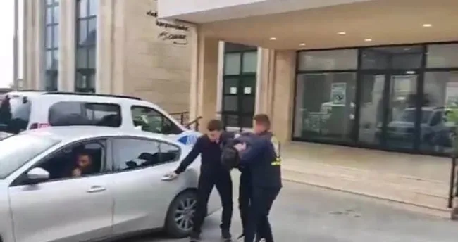 AK Parti binasına saldıran şüpheliden Kafam güzeldi savunması! Maskeli saldırgan tutuklandı