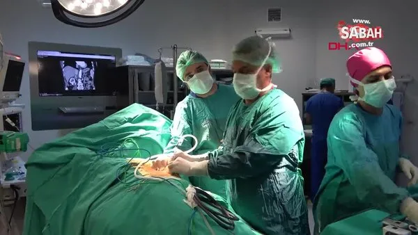 Türkiye'de ilk, dünyada 3'üncü kez uygulanan ameliyat ile 1 günde ayağa kalktı | Video
