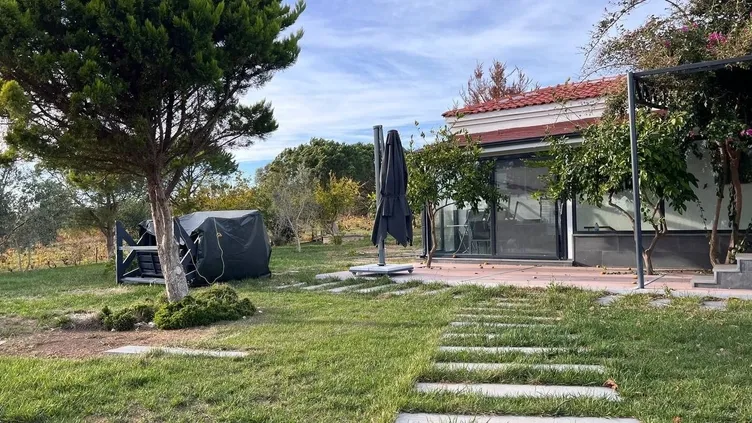 SON DAKİKA... Seçil Erzan’ın kilit mekanıydı: Bozcaada’daki 2 bin metrekarelik bağ evi rekor fiyata satıldı!