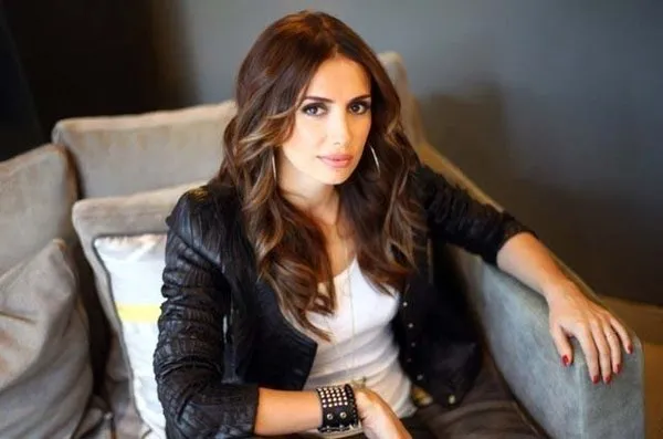 Ünlüler ve anneleri (Ayla Çelik )