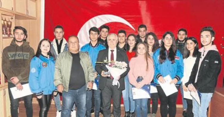 Model uçakçılara sertifika verildi