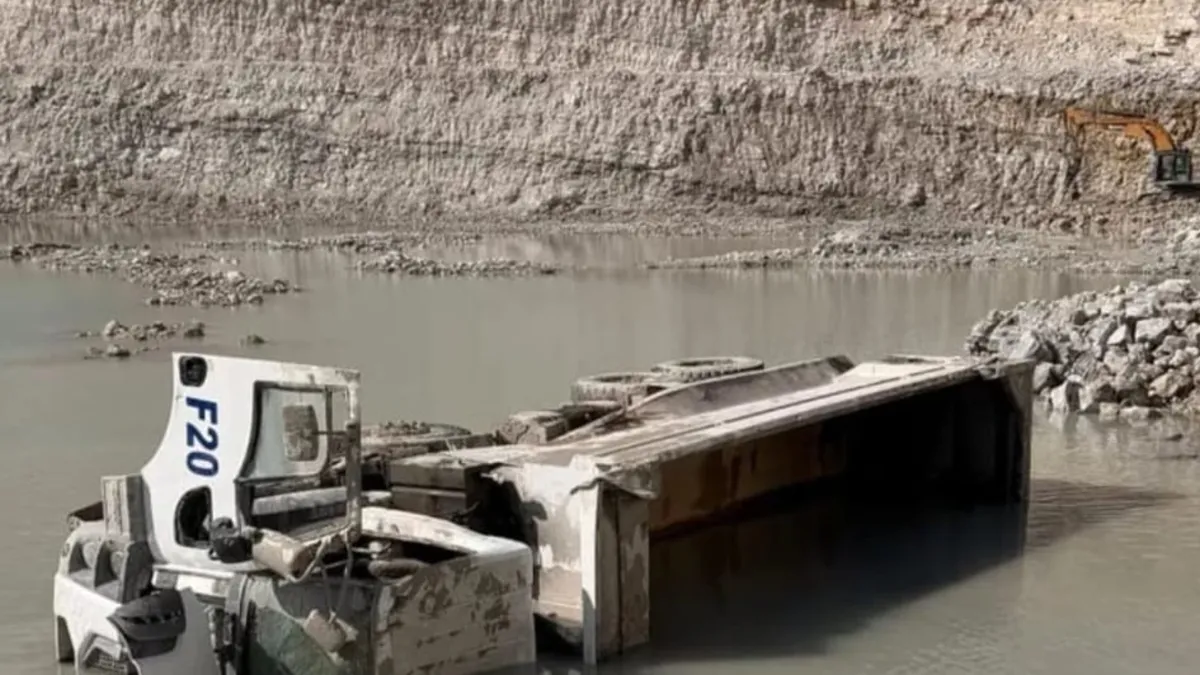 Kütahya’da maden sahasında feci kaza: Hafriyat kamyonu devrildi! Sürücüsünden acı haber… Kütahya’da maden sahasında feci kaza: Hafriyat kamyonu devrildi! Sürücüsünden acı haber…