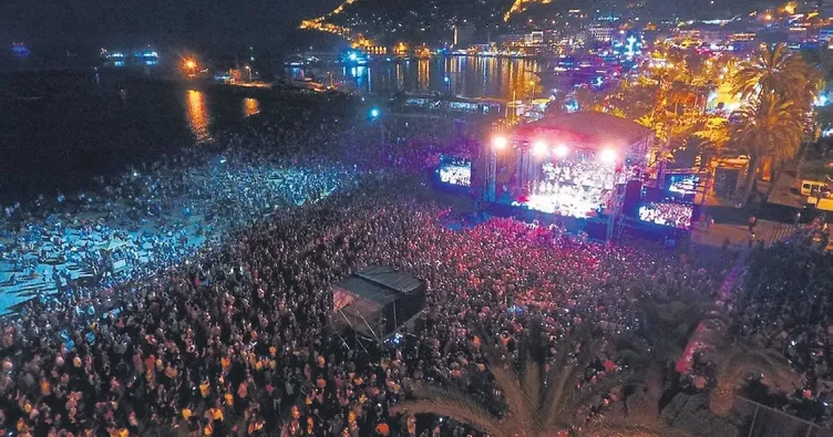 Festivale renkli açılış