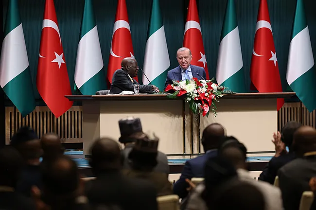 nijerya-cumhurbaskani-ankarada-baskan-erdogandan-stratejik-ortaklik-mesaji-1769535774772.jpg